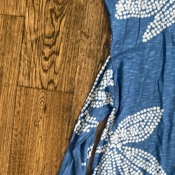 Elegant Blue and White Midi Dress - Picture 5 of 10